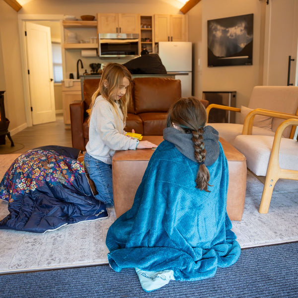 Fleece Puffy Throw Blanket - Midnight Bloom