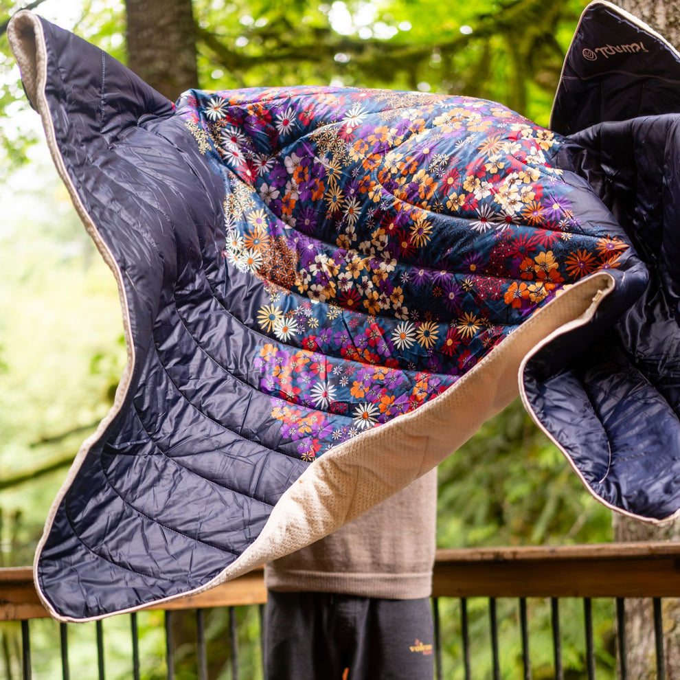 Fleece Puffy Blanket - Midnight Bloom