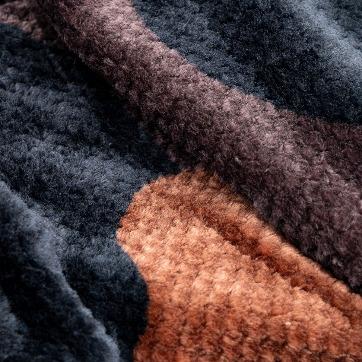 Fleece Puffy Blanket - Puzzled Black