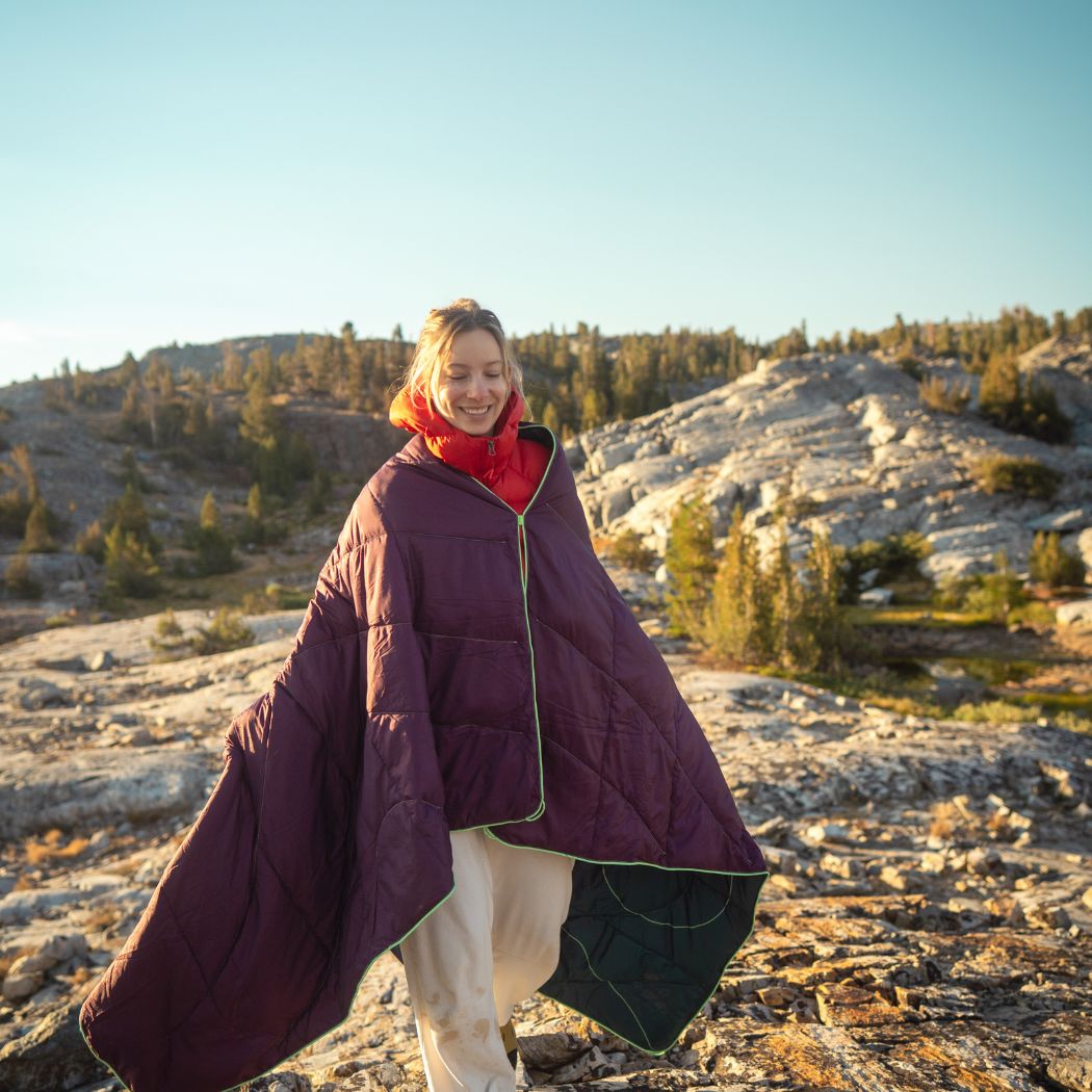 Backcountry Puffy Blanket - Fig Red