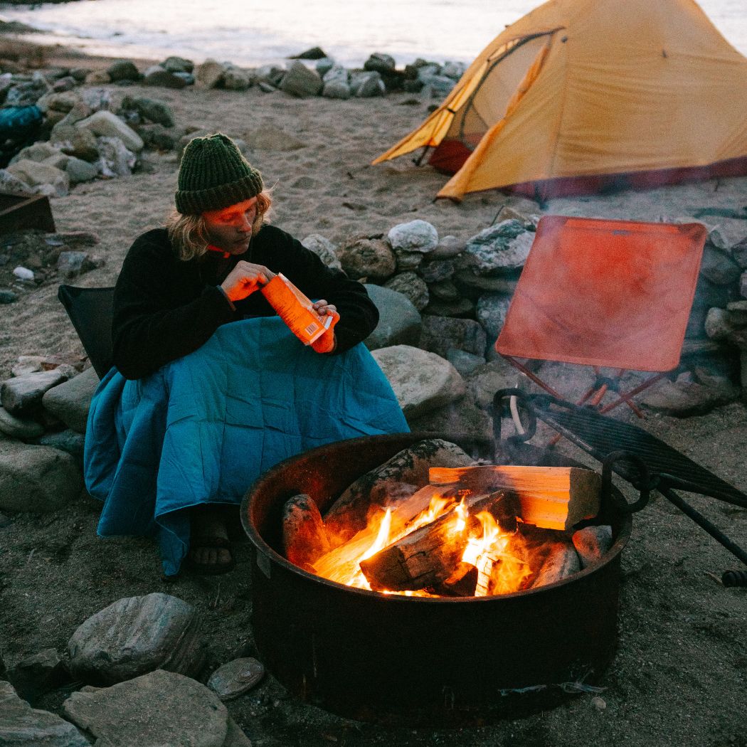 Campfire Puffy Blanket - Sage Navy