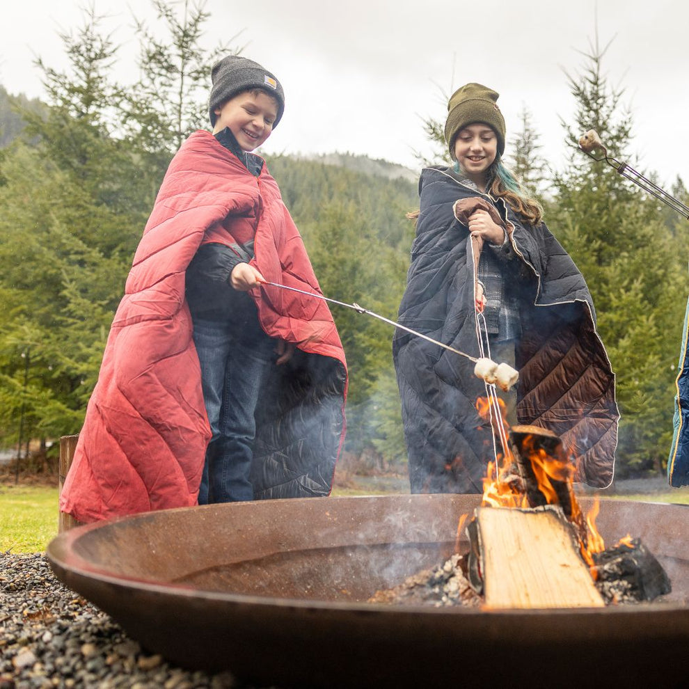 Campfire Puffy Throw Blanket - Black Mocha