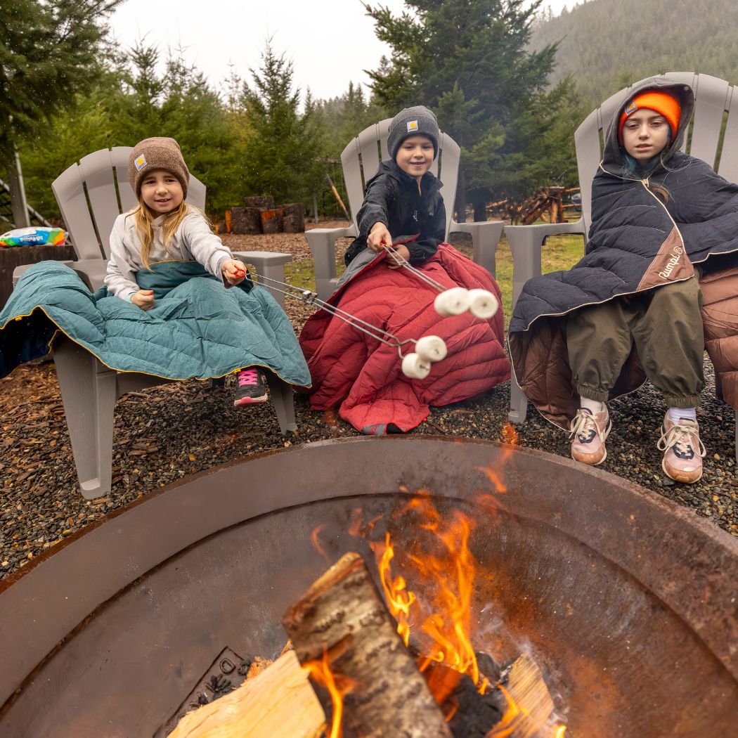 Campfire Puffy Throw Blanket - Sage Navy