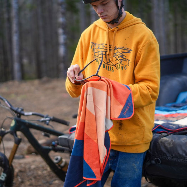 Tech Towel - Midnight Sandstone